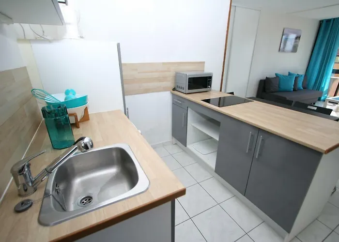 Front De Appartement